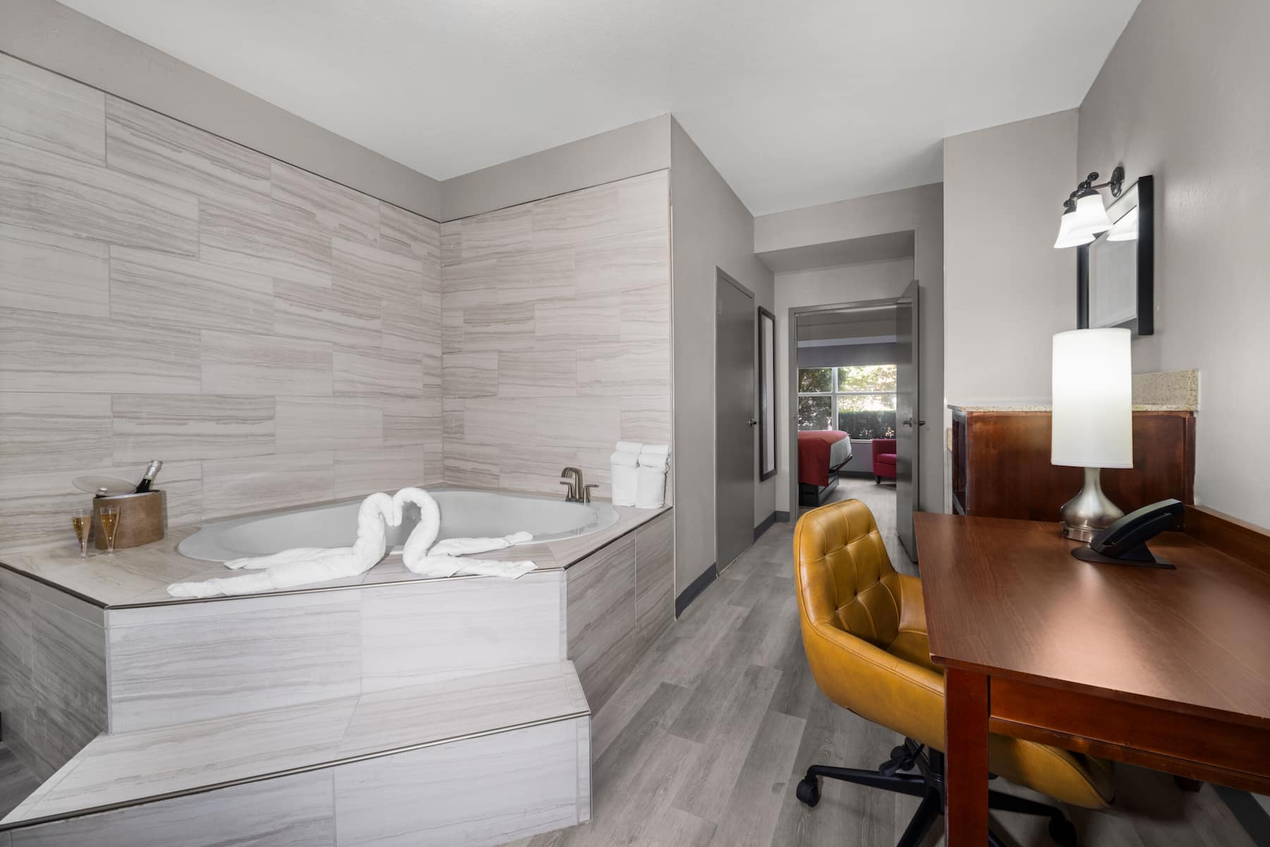 room-with-jaccuzi